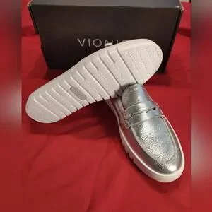 Vionic Men\'s Metallic Silver Slip-On Loafers Vionic | Shoes | Vionic Mens Metallic Silver Slipon Loafers  main image 3